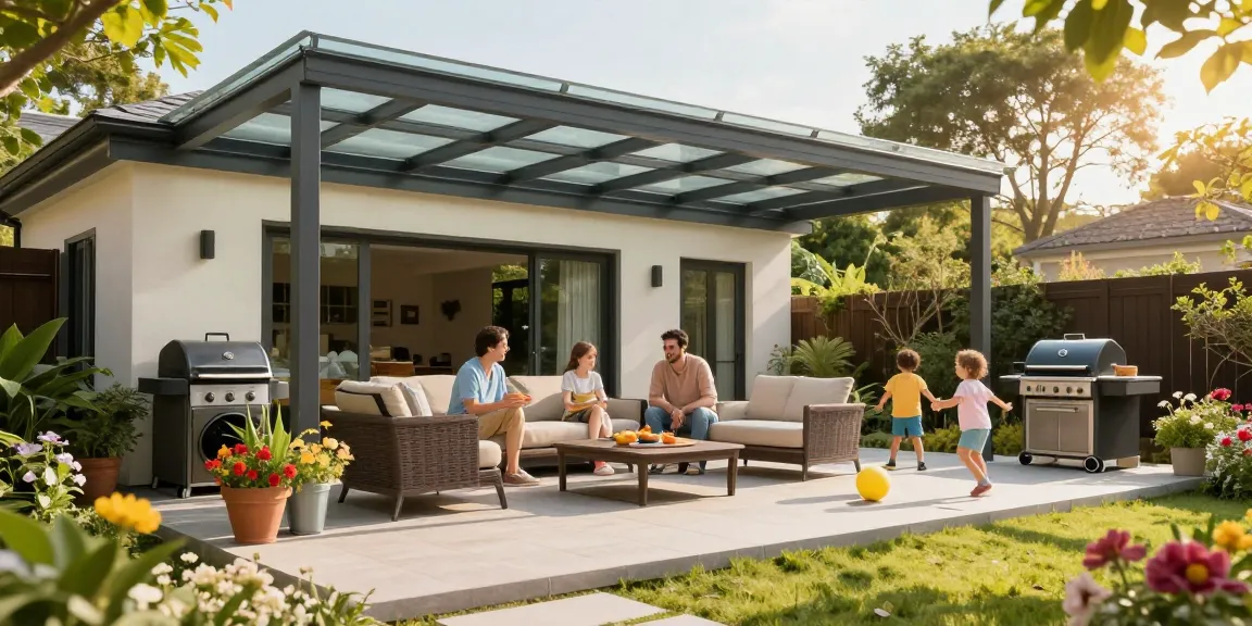 Moderne Terrassenüberdachungen im Garten mit fröhlicher Familie.